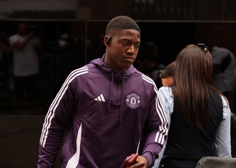 连场替补！罗马诺：若梅努仍无法得到机会，他将再次要求离开曼联